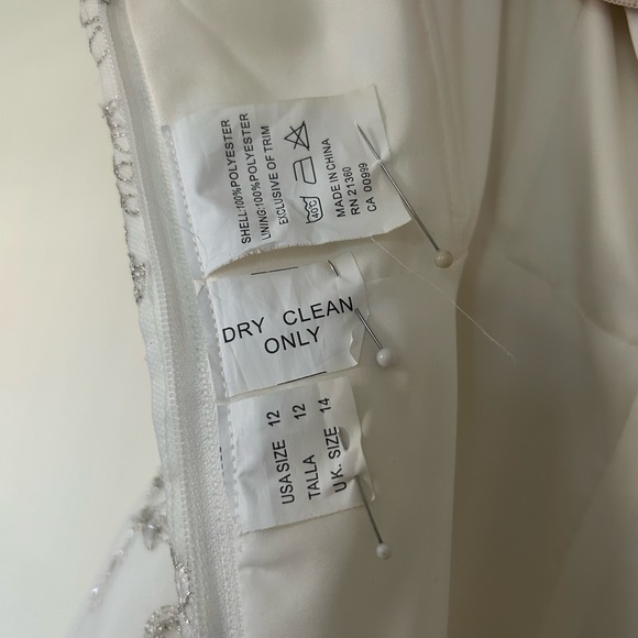 Mori Lee Beaded Wedding Gown Size 12 Sweetheart A-Line Cathedral Train bustle - Picture 9 of 16